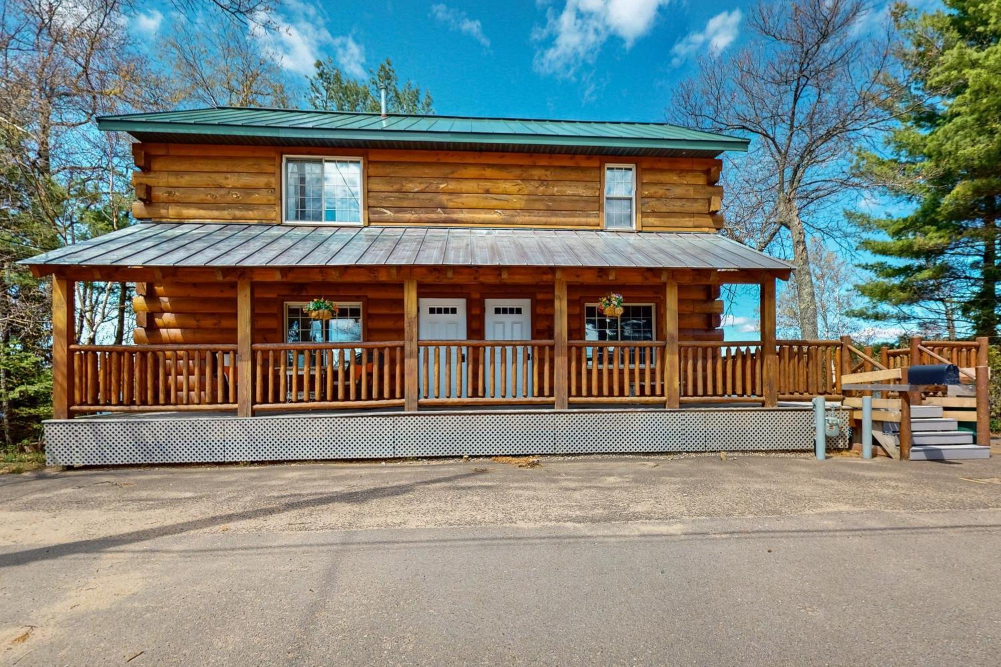 The Brandy Manhattan Villa Arbor Vitae Exterior foto